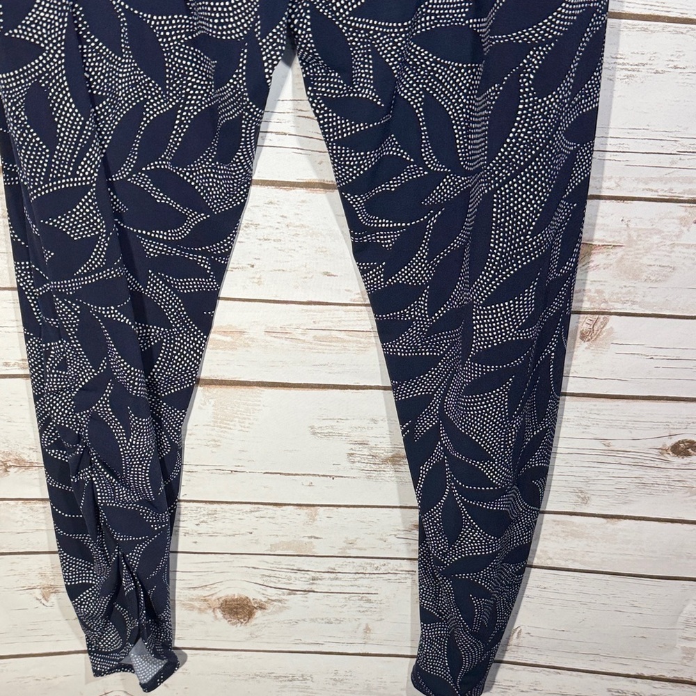Susan Graver Navy and White Leaf Pattern Pull On Elastic Waist Genie Pants 1X - Picture 8 of 11